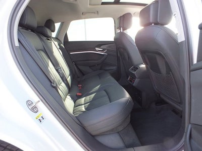 2021 Audi e-tron AWD Premium AWD *NAV & Heated Seats*