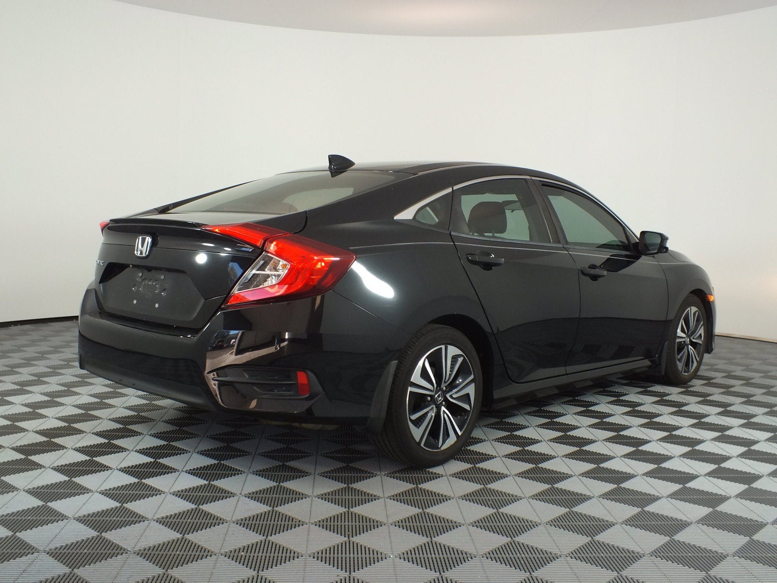 2017 Honda Civic Sedan EX-T *SPORTY AND RELIABLE!*