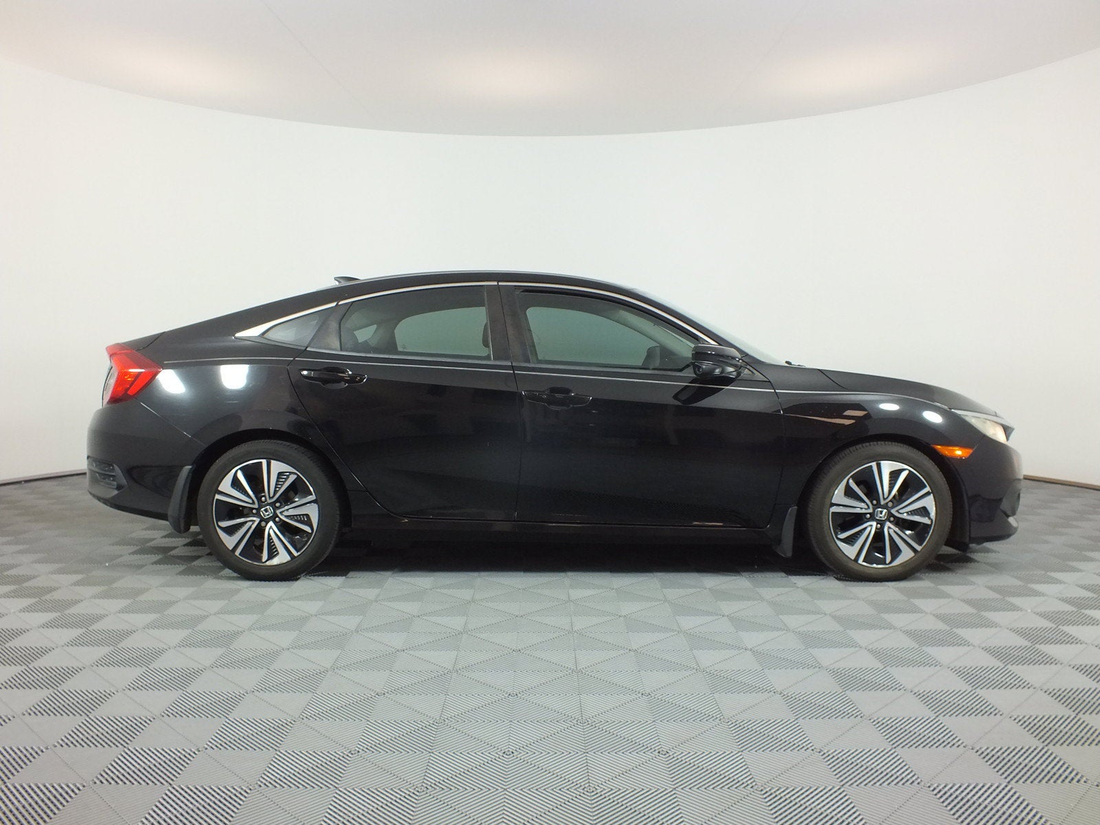 2017 Honda Civic Sedan EX-T *SPORTY AND RELIABLE!*