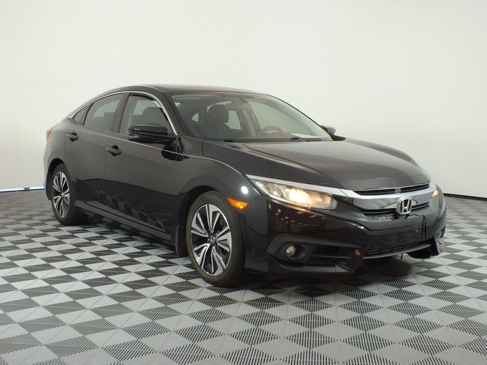 2017 Honda Civic Sedan EX-T *SPORTY AND RELIABLE!*