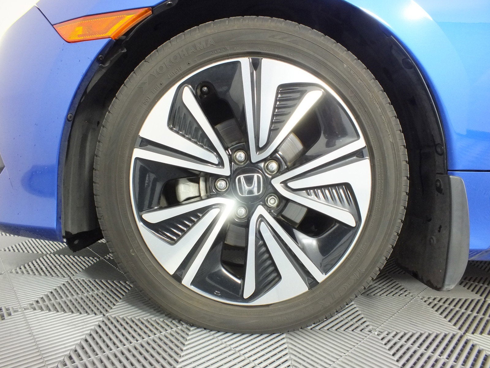 2017 Honda Civic Sedan EX-T *SPORTY AND RELIABLE!*