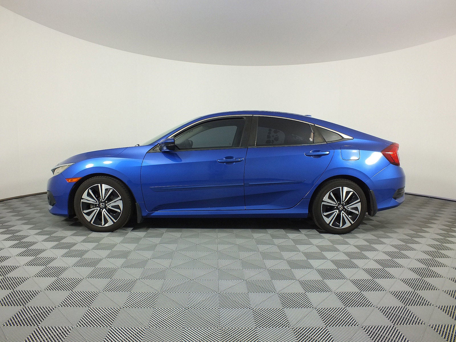 2017 Honda Civic Sedan EX-T *SPORTY AND RELIABLE!*