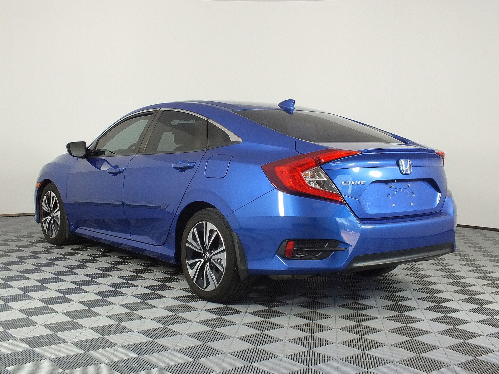 2017 Honda Civic Sedan EX-T *SPORTY AND RELIABLE!*