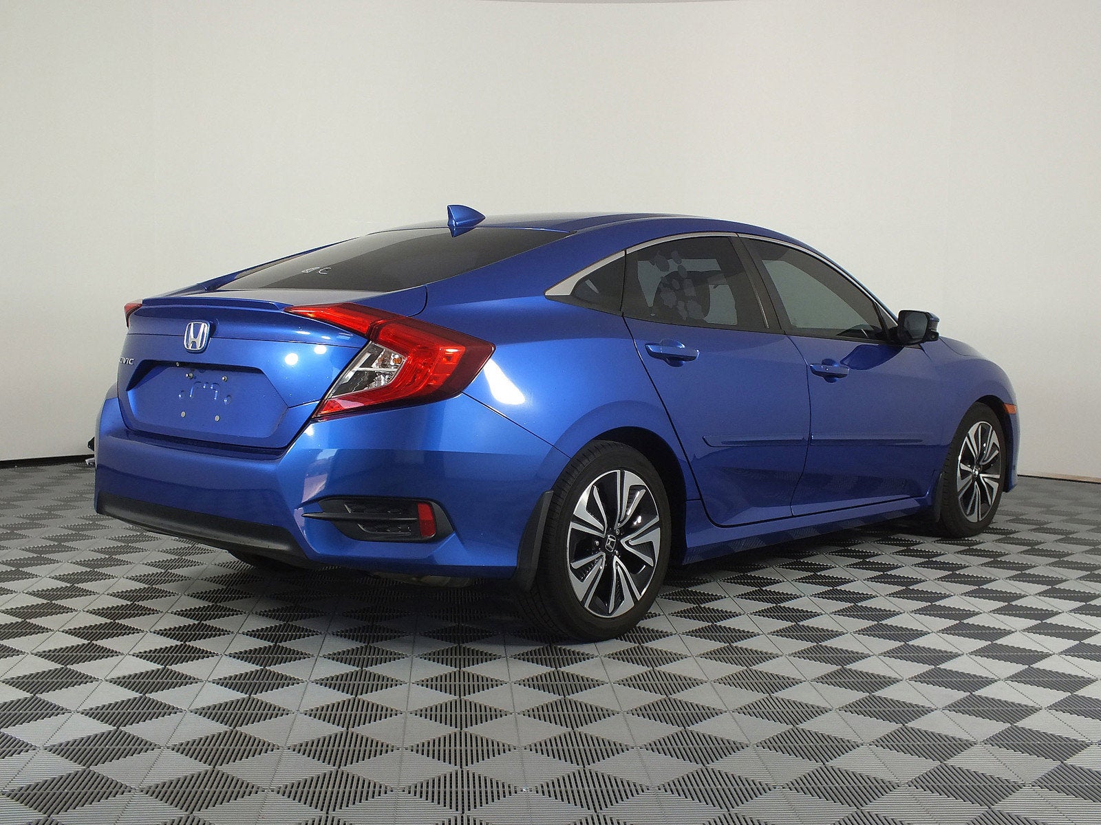 2017 Honda Civic Sedan EX-T *SPORTY AND RELIABLE!*