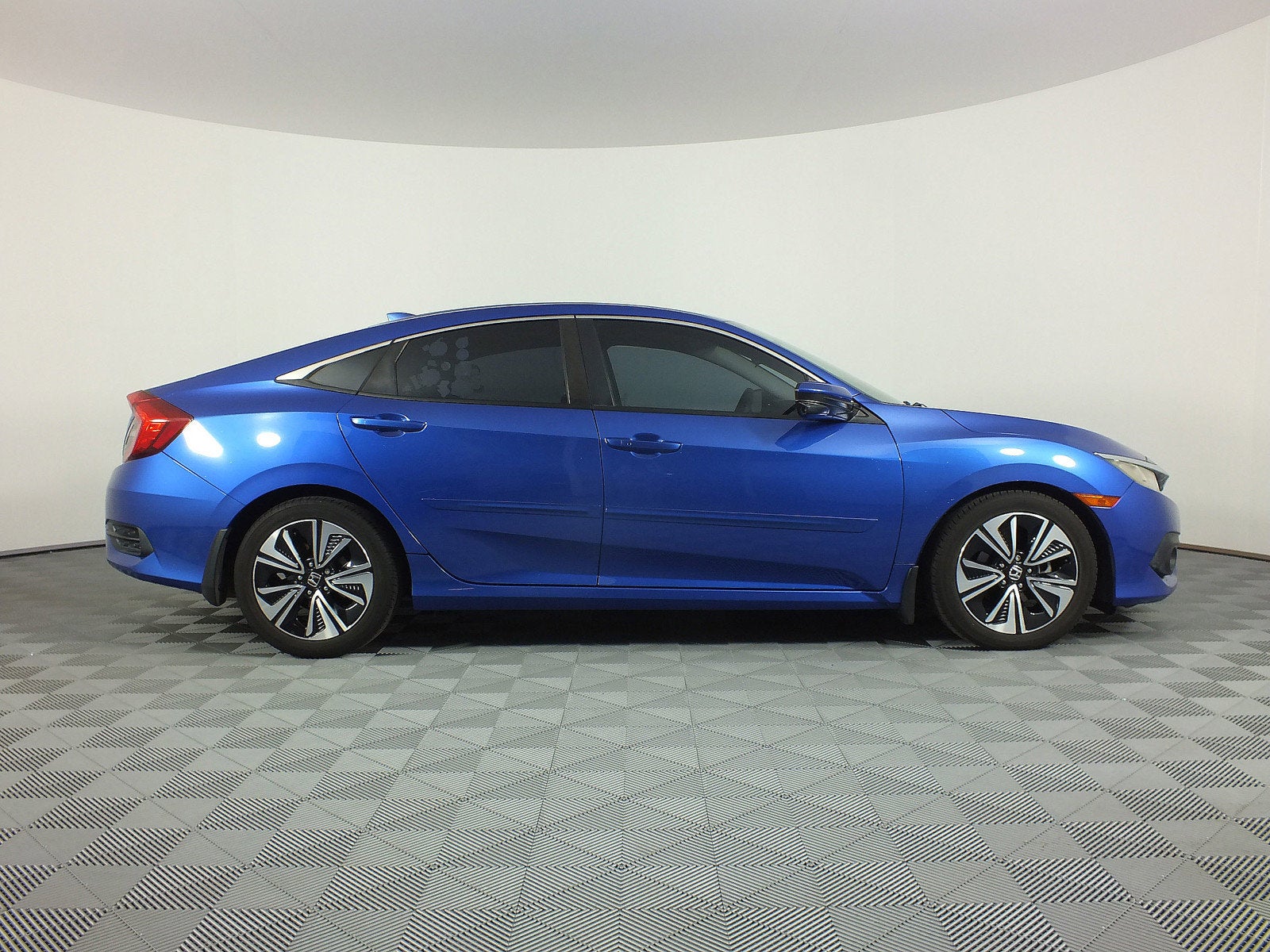 2017 Honda Civic Sedan EX-T *SPORTY AND RELIABLE!*