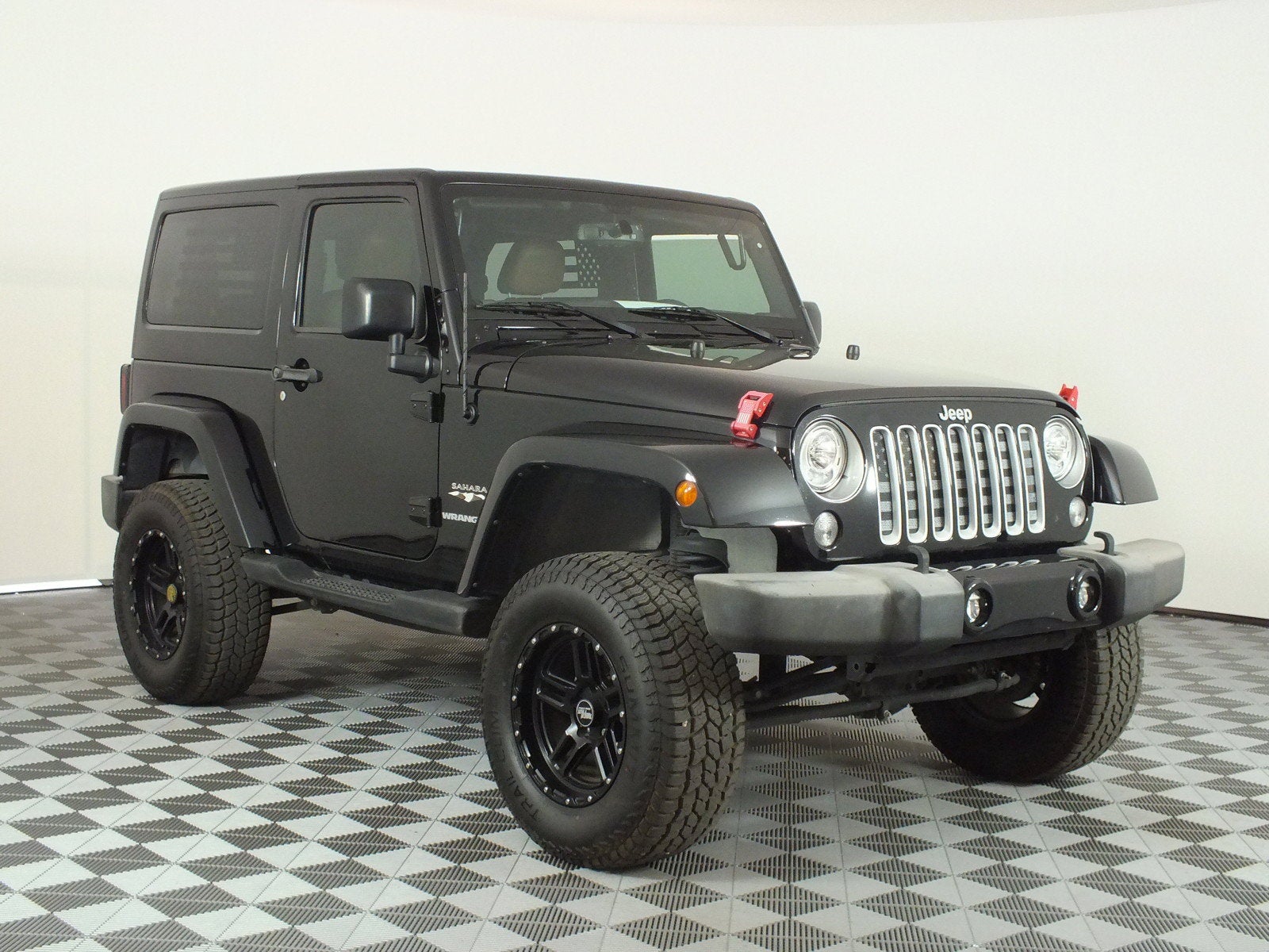 2017 Jeep Wrangler Sahara 4WD *CLEAN CARFAX!*