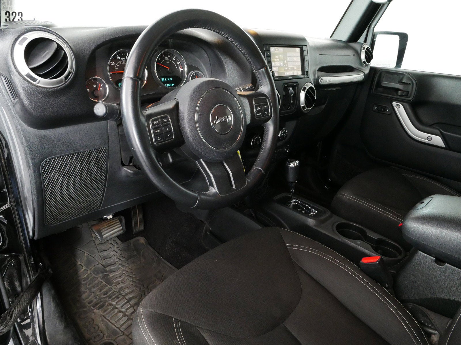 2017 Jeep Wrangler Unlimited Sahara 4WD *HIT THE TRAILS!*