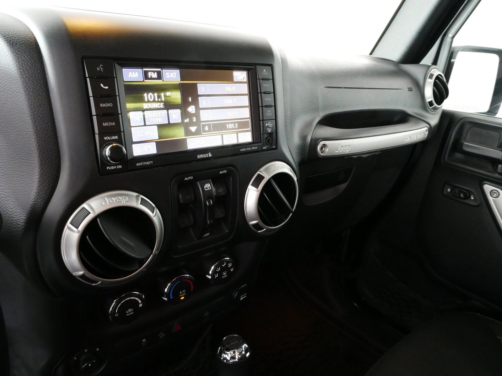2017 Jeep Wrangler Unlimited Sahara 4WD *HIT THE TRAILS!*