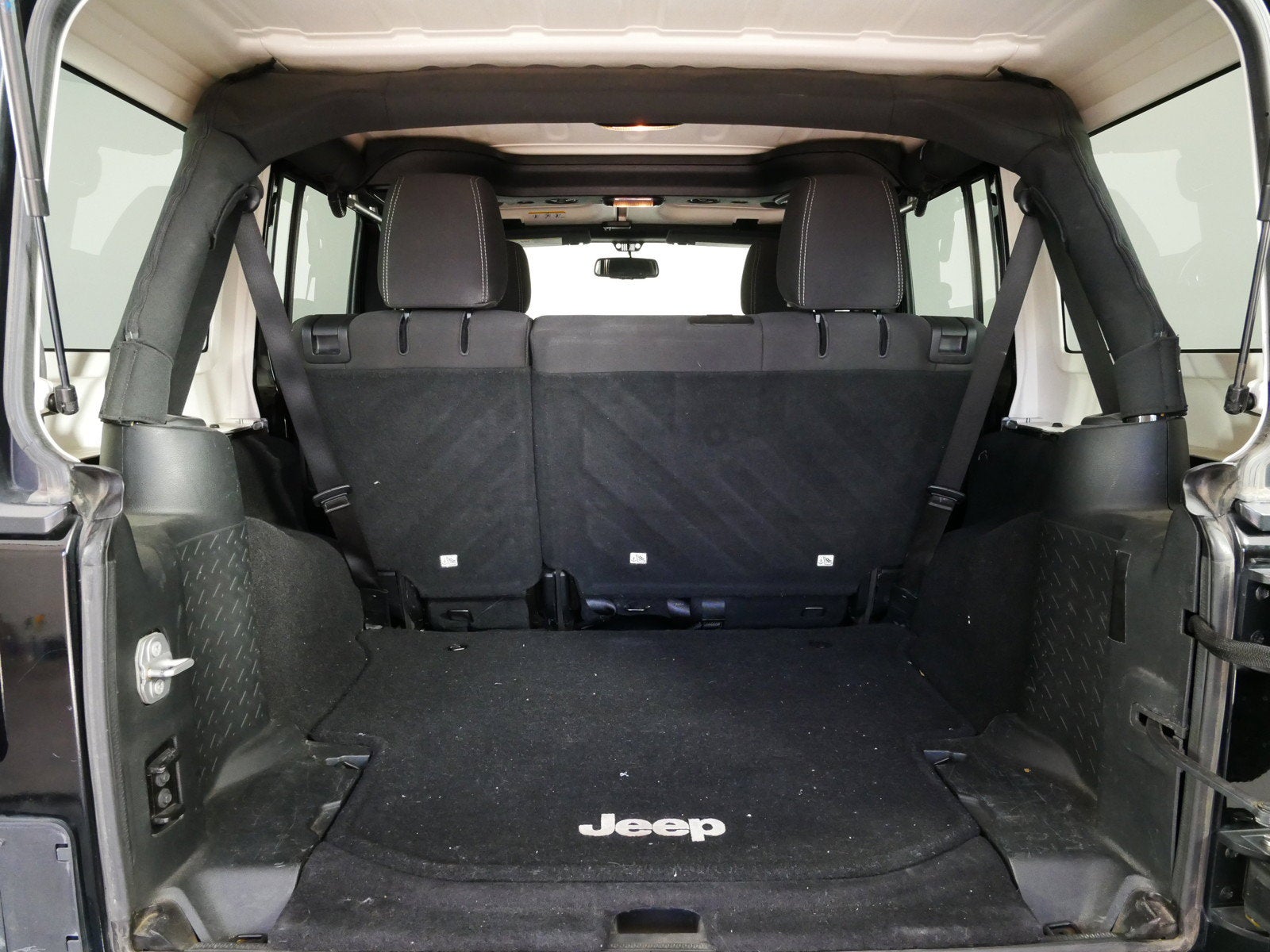 2017 Jeep Wrangler Unlimited Sahara 4WD *HIT THE TRAILS!*