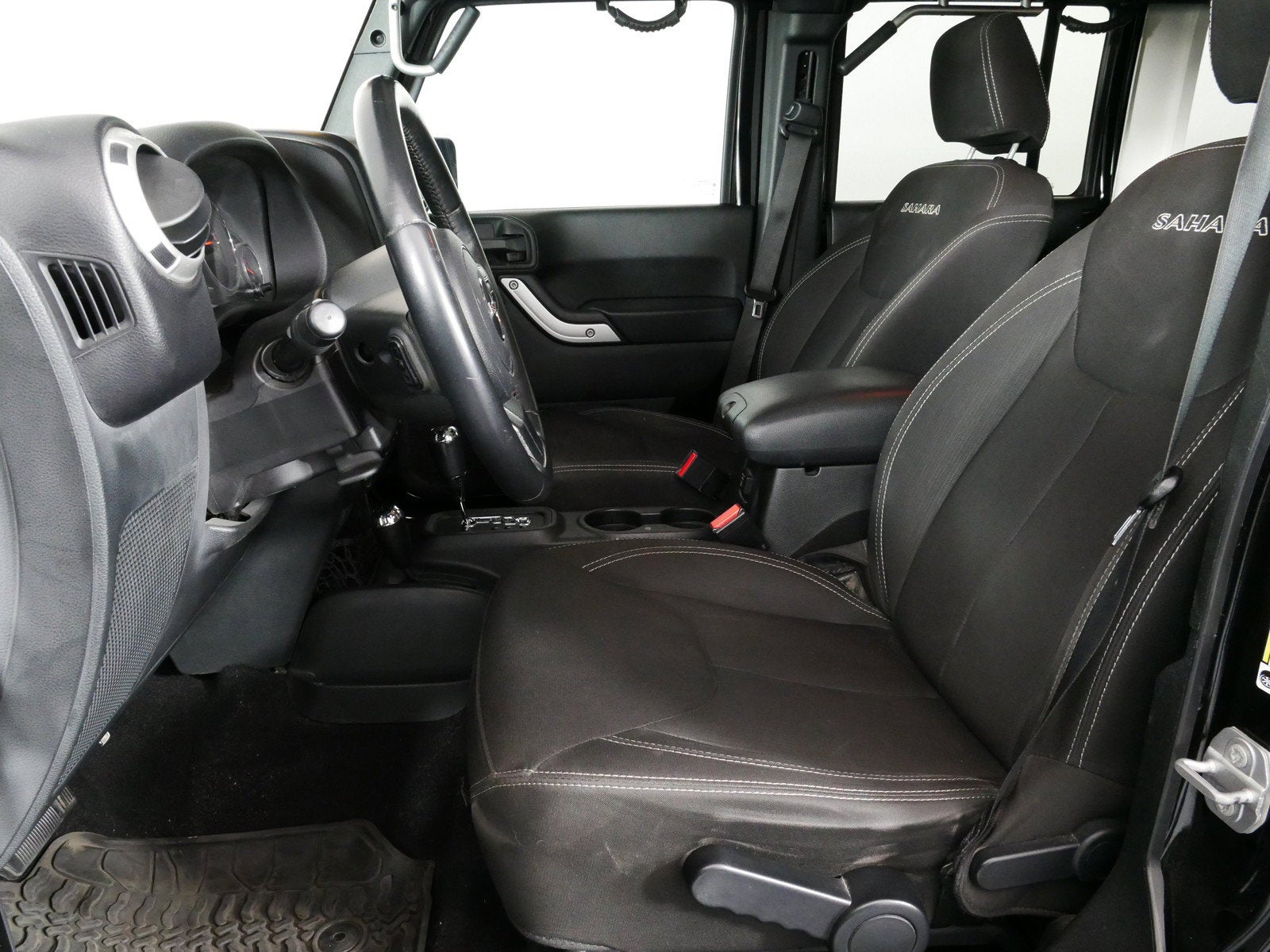 2017 Jeep Wrangler Unlimited Sahara 4WD *HIT THE TRAILS!*