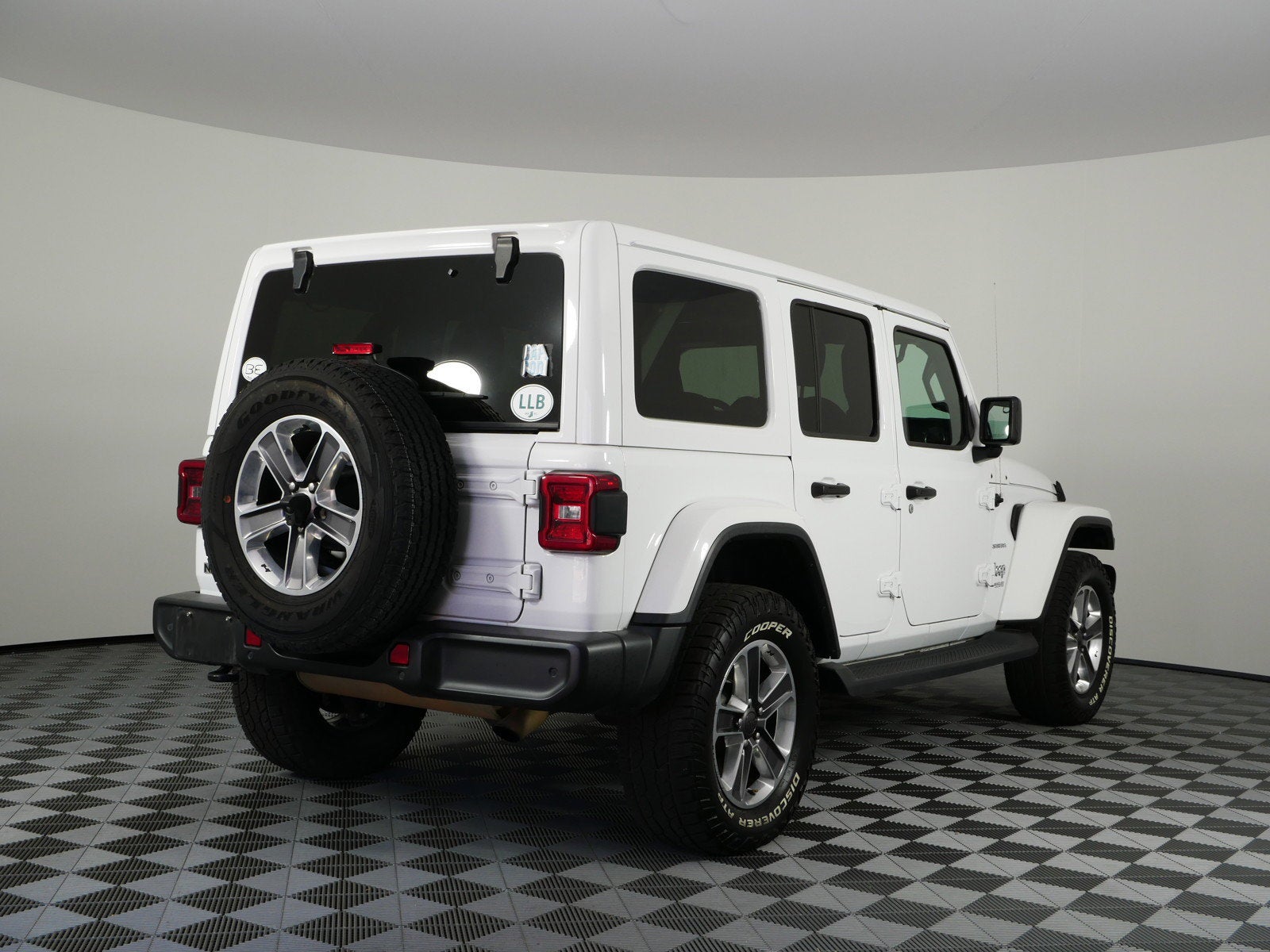2021 Jeep Wrangler Unlimited Sahara 4WD *HIT THE TRAILS FOR FUN!*