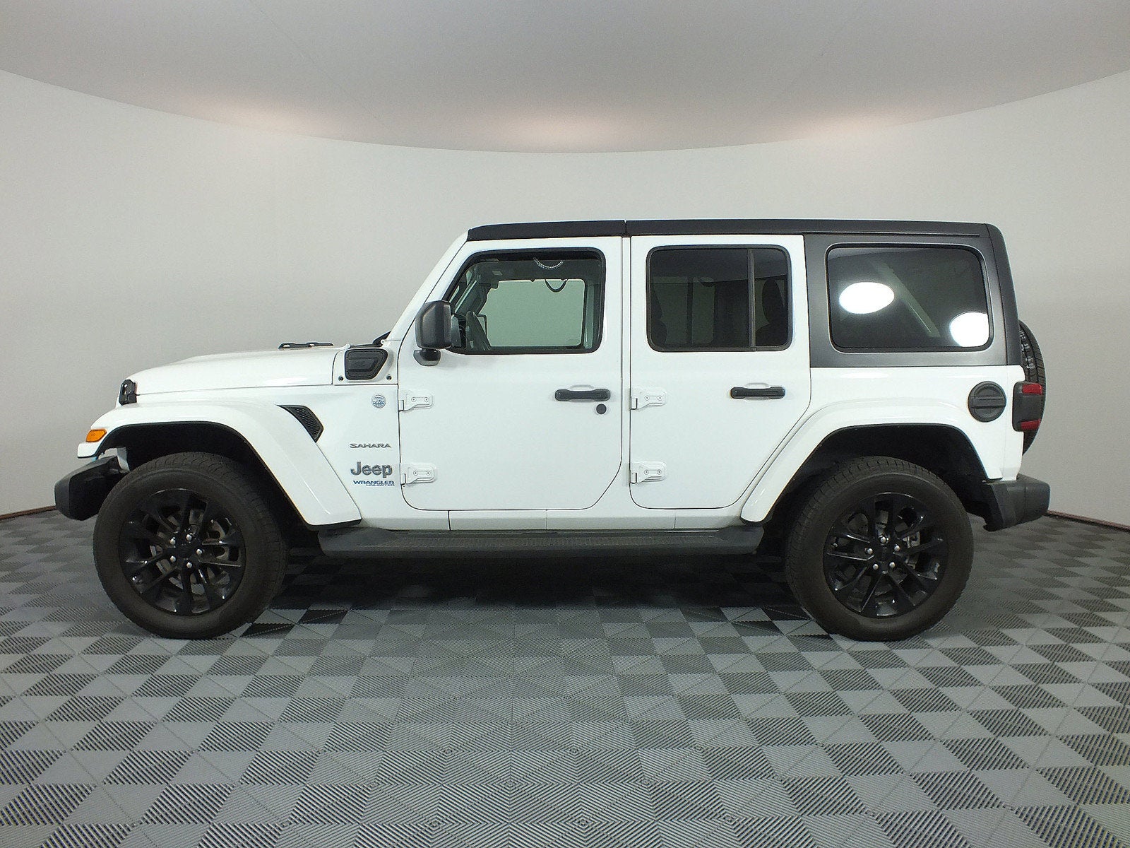 2021 Jeep Wrangler 4xe Unlimited Sahara 4WD *LOOKS AND DRIVES GREAT!*