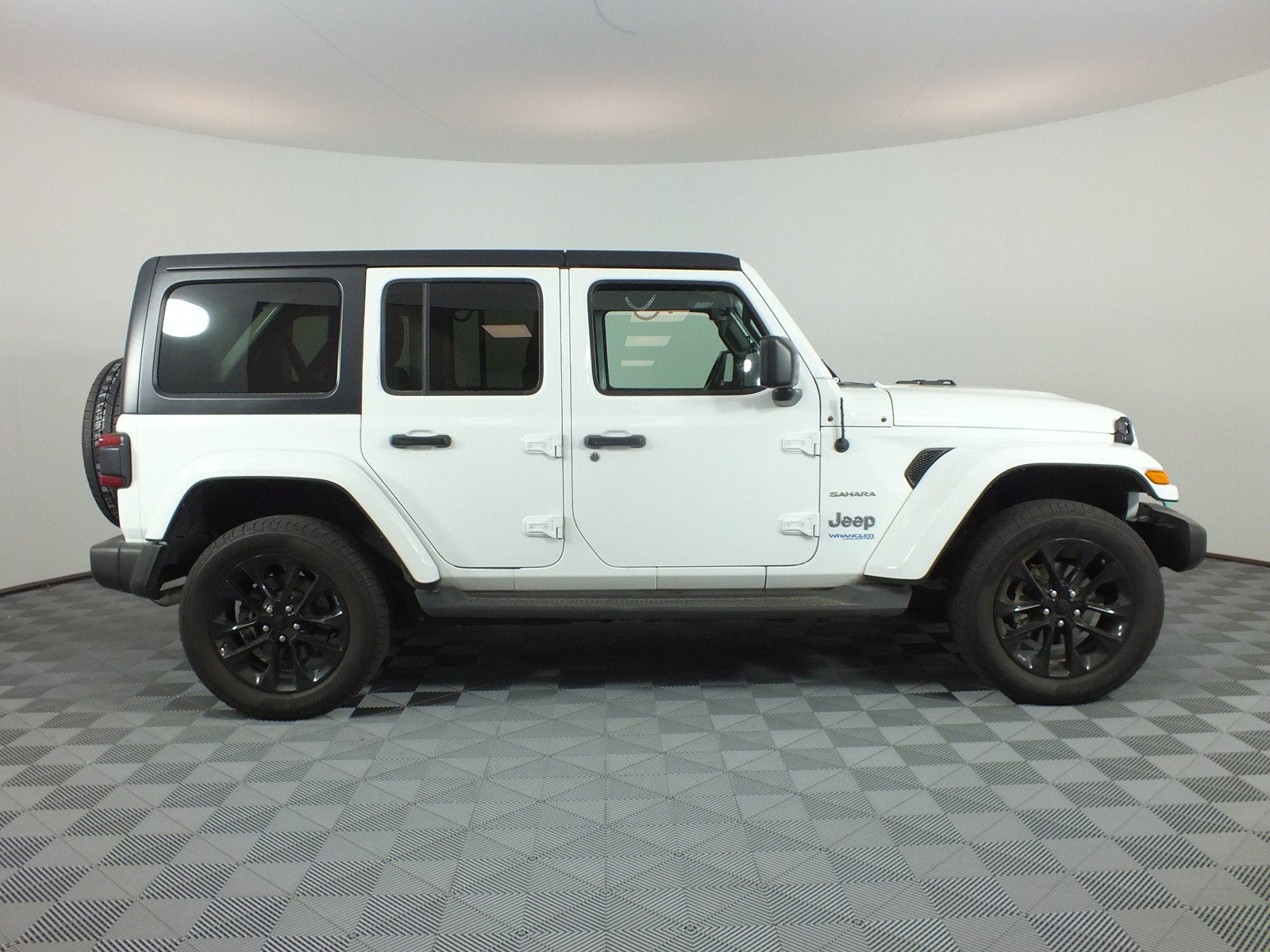 2021 Jeep Wrangler 4xe Unlimited Sahara 4WD *LOOKS AND DRIVES GREAT!*