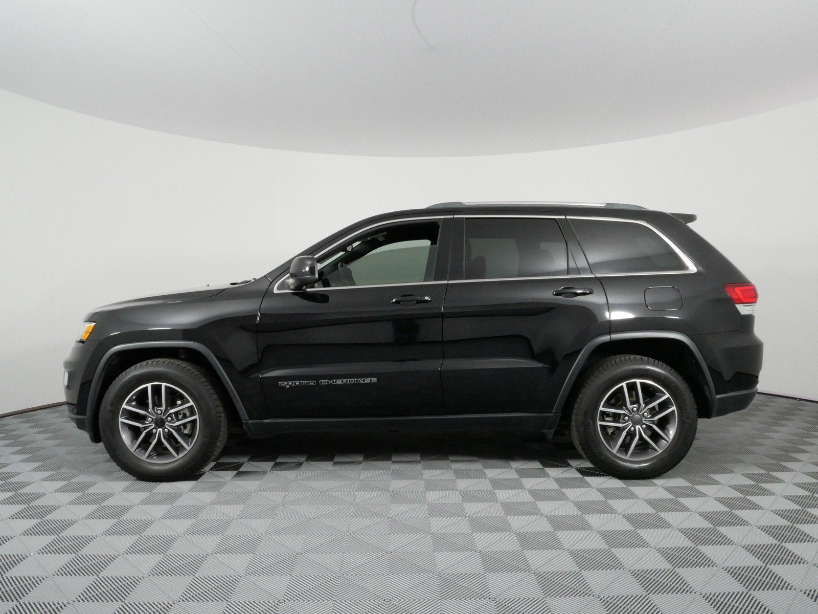 2020 Jeep Grand Cherokee Laredo E *1-OWNER*