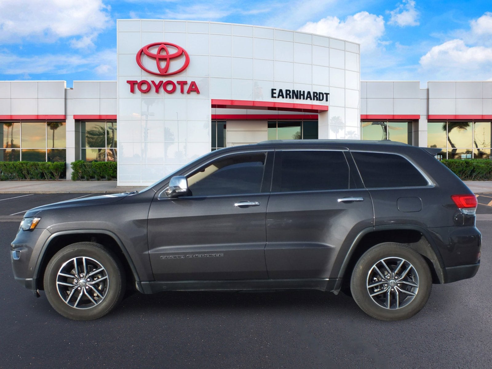 2018 Jeep Grand Cherokee Limited RWD *CLEAN CARFAX!*