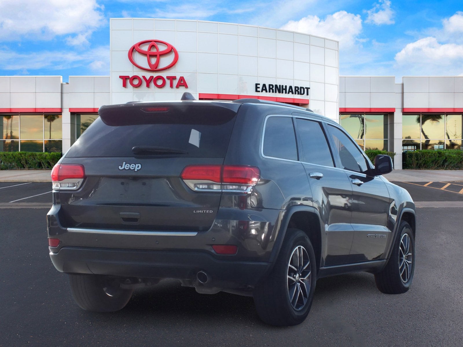 2018 Jeep Grand Cherokee Limited RWD *CLEAN CARFAX!*