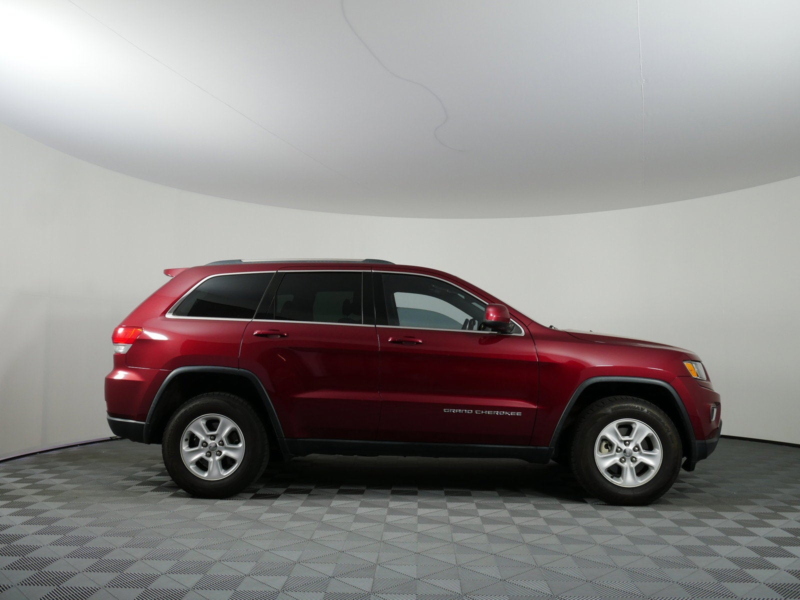2015 Jeep Grand Cherokee Laredo 4WD *WELL MAINTAINED!*