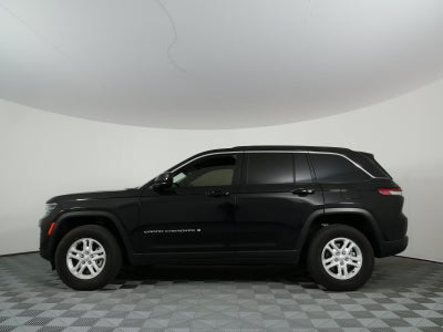 2025 Jeep Grand Cherokee Laredo 4WD *1-OWNER! CLEAN CARFAX!*
