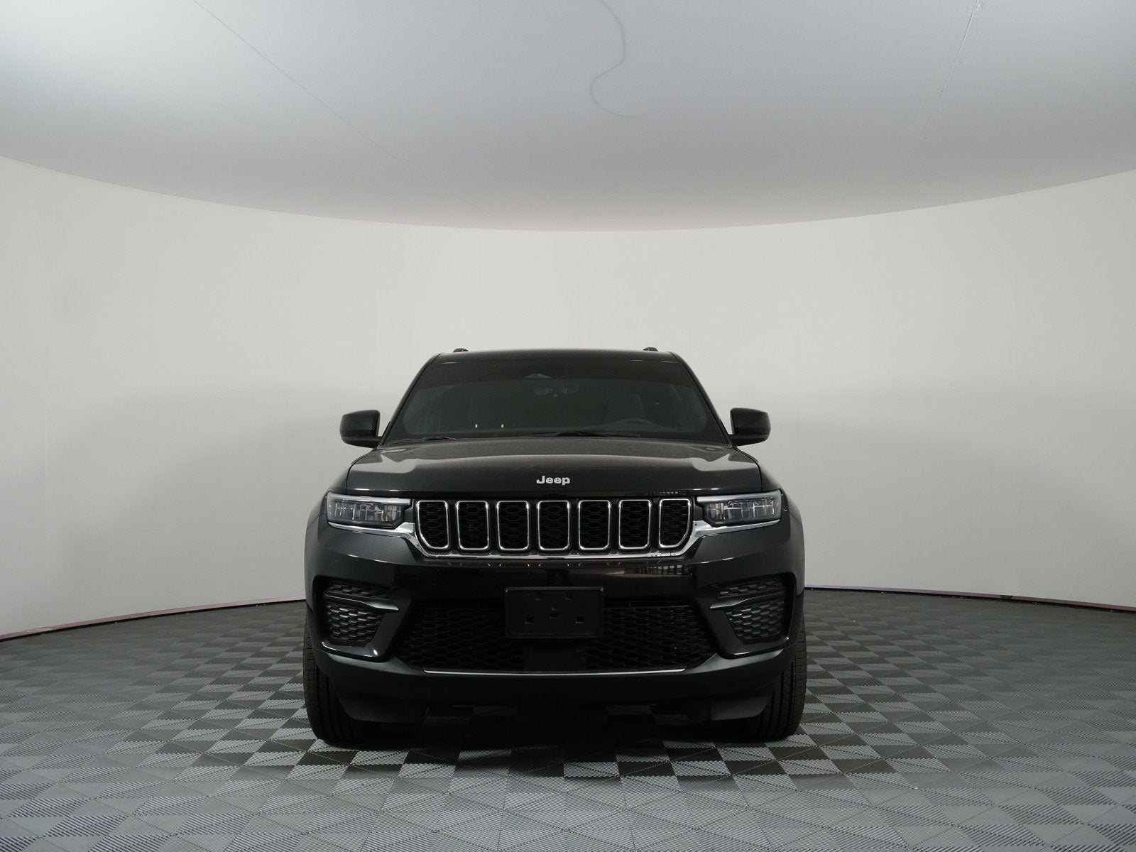 2025 Jeep Grand Cherokee Laredo 4WD *1-OWNER! CLEAN CARFAX!*
