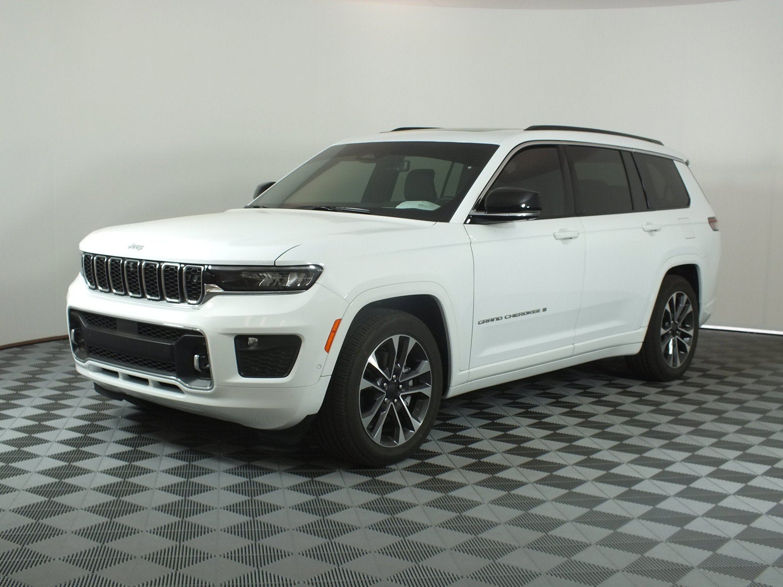 2025 Jeep Grand Cherokee L Overland 4WD *1-OWNER! UNDER 5K MILES!*