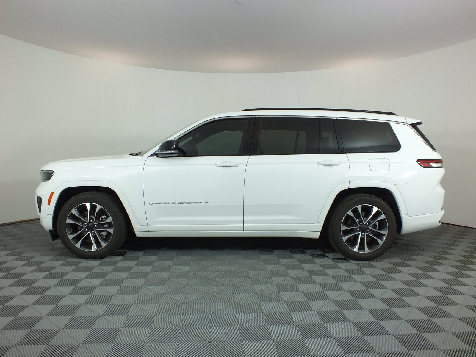2025 Jeep Grand Cherokee L Overland 4WD *1-OWNER! UNDER 5K MILES!*