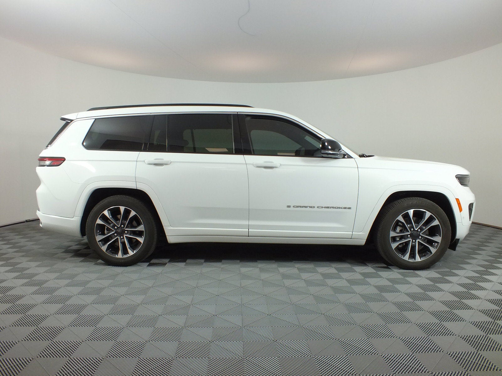 2025 Jeep Grand Cherokee L Overland 4WD *1-OWNER! UNDER 5K MILES!*
