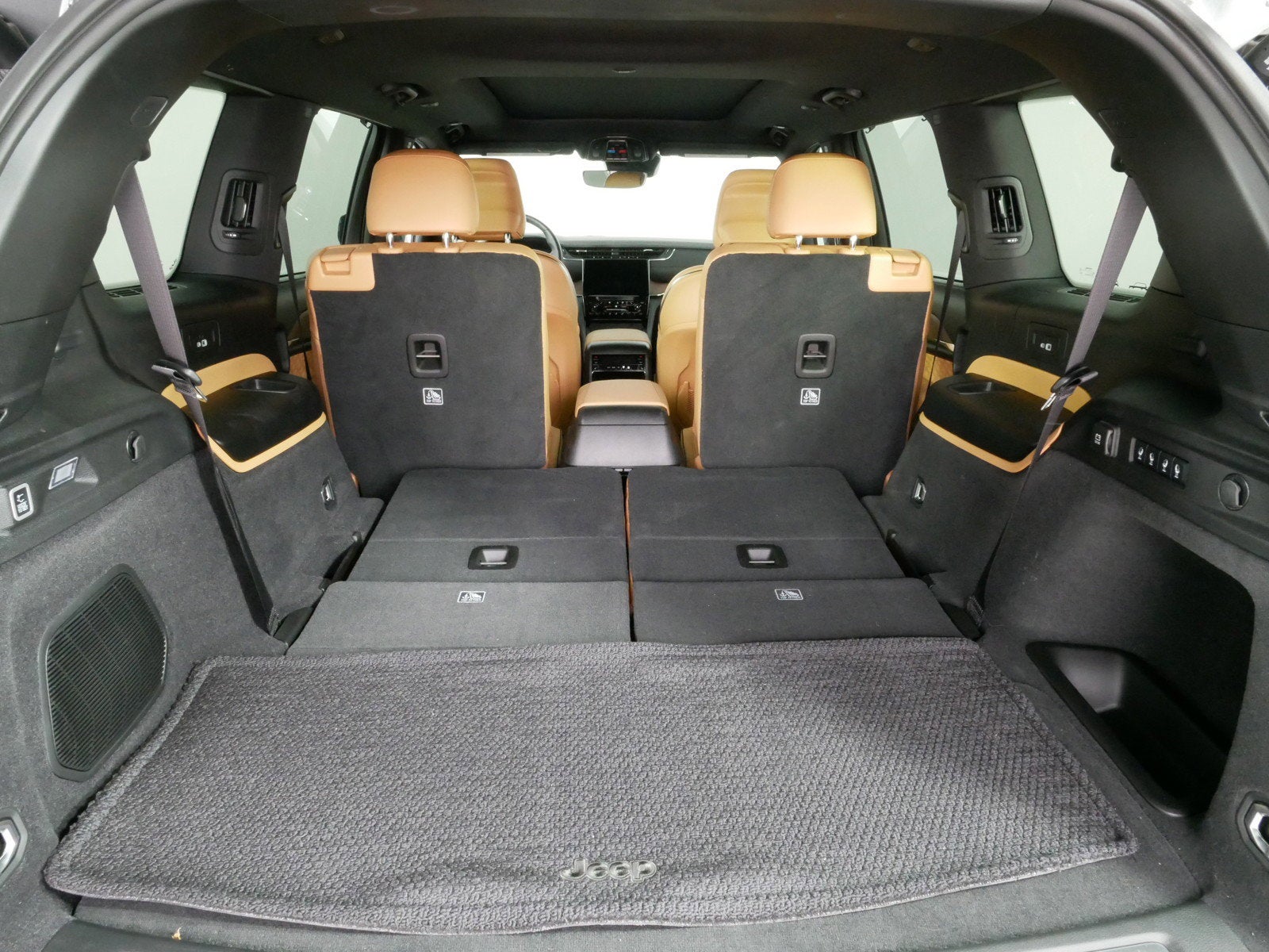 2025 Jeep Grand Cherokee L Summit 4X4 *CLEAN CARFAX, 1 OWNER!*