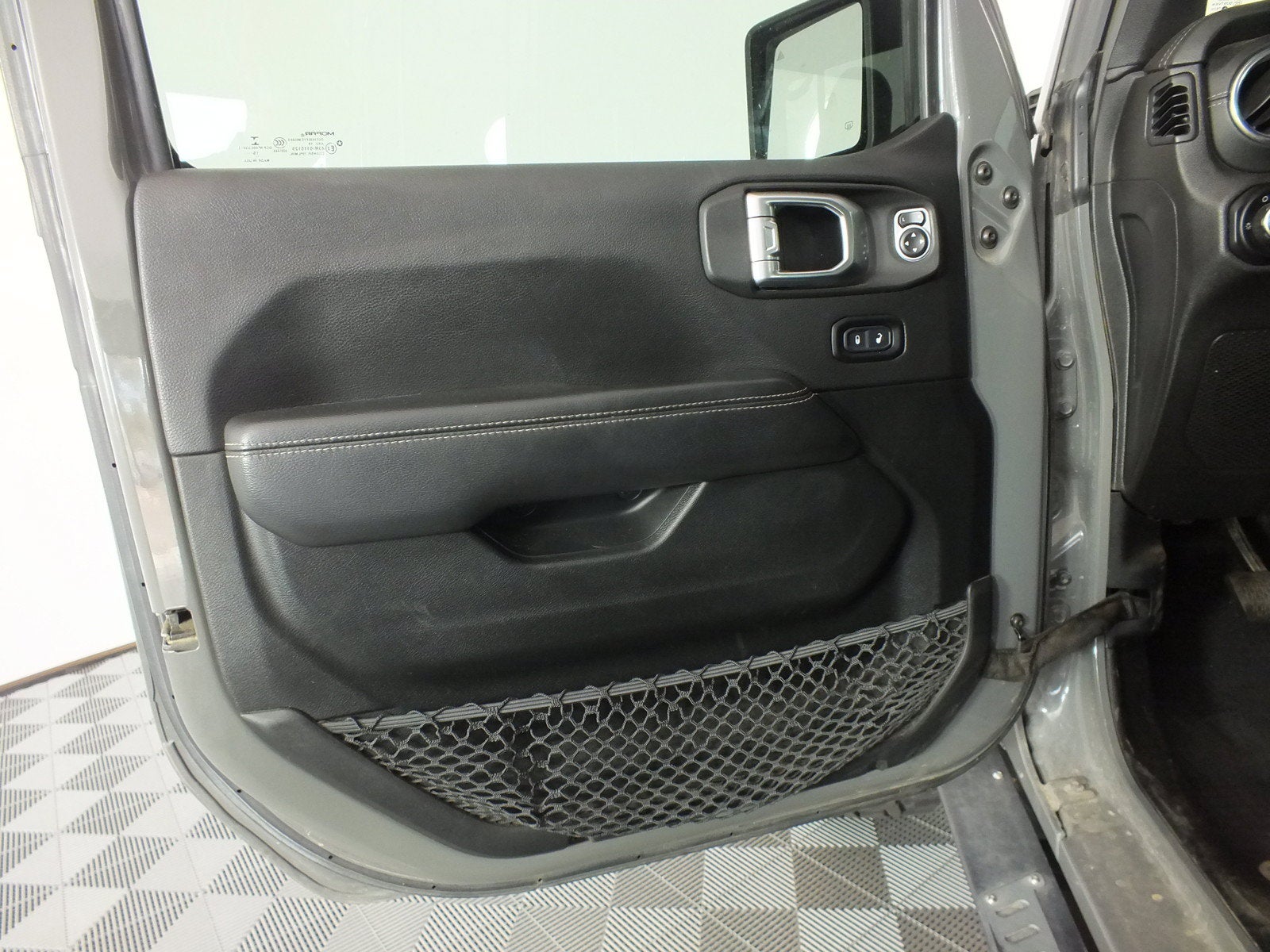 2020 Jeep Gladiator Overland 4WD *LOOKS GREAT!*