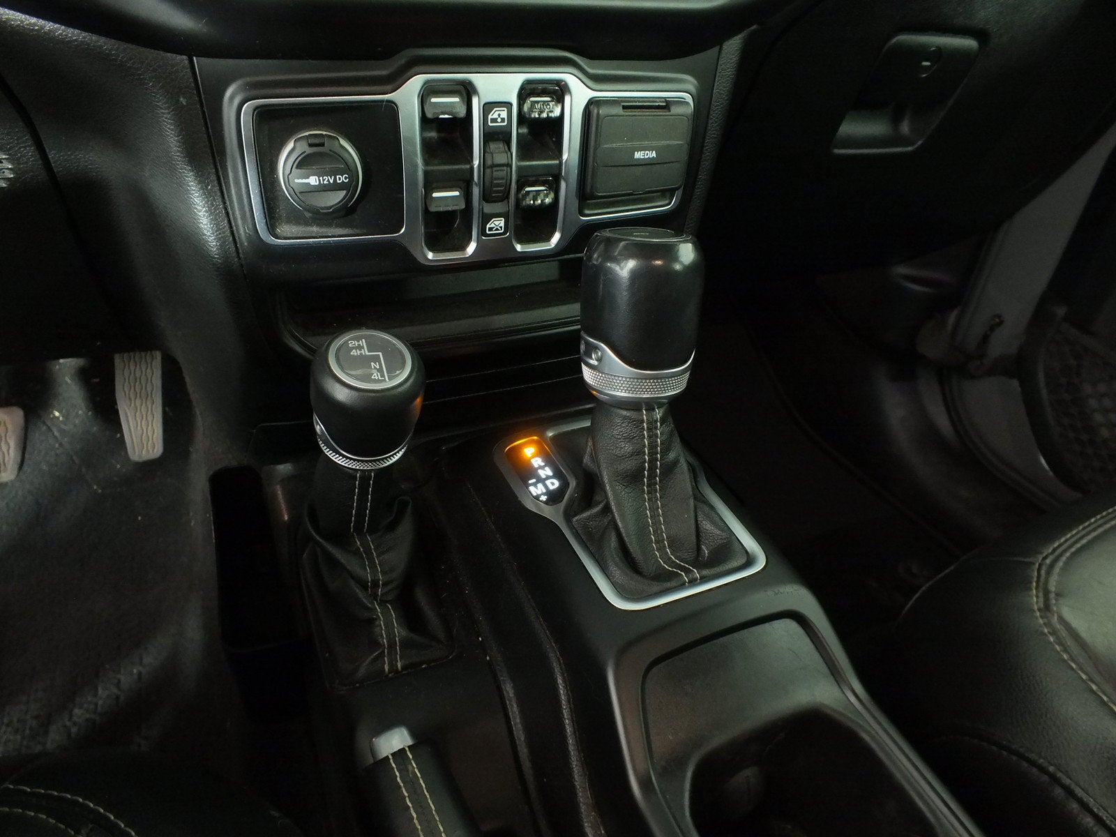 2020 Jeep Gladiator Overland 4WD *LOOKS GREAT!*
