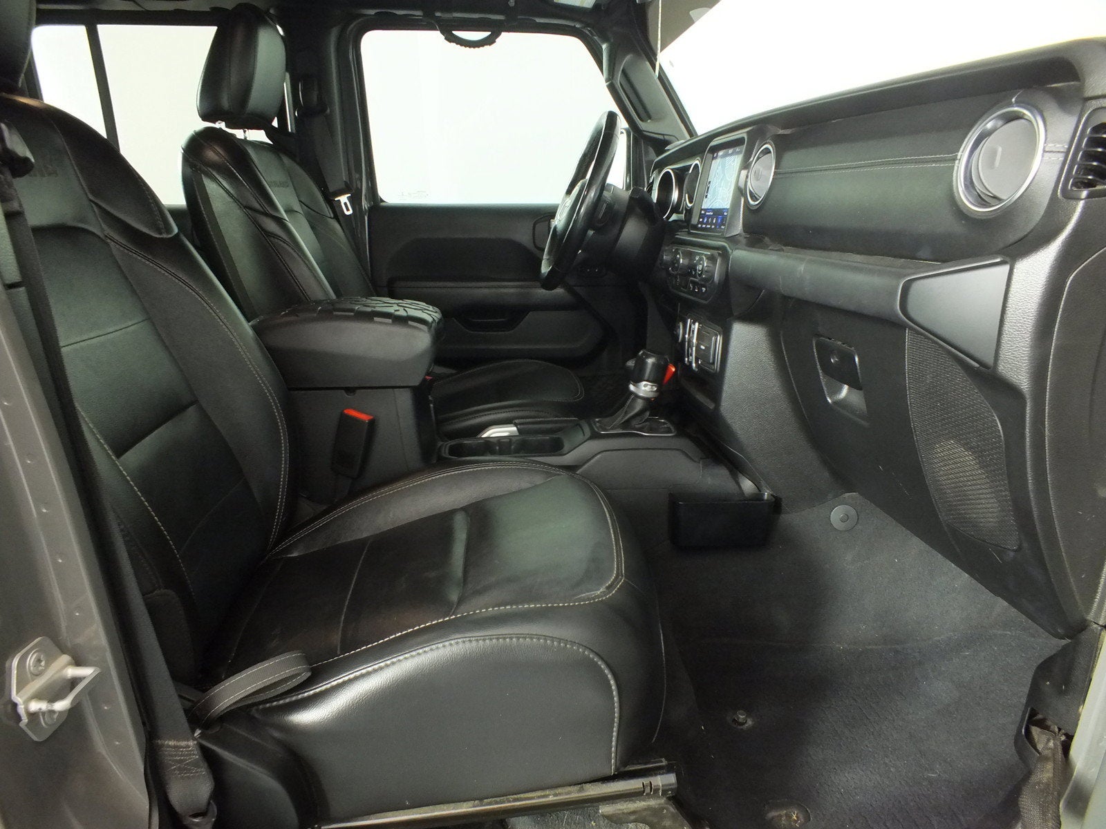 2020 Jeep Gladiator Overland 4WD *LOOKS GREAT!*
