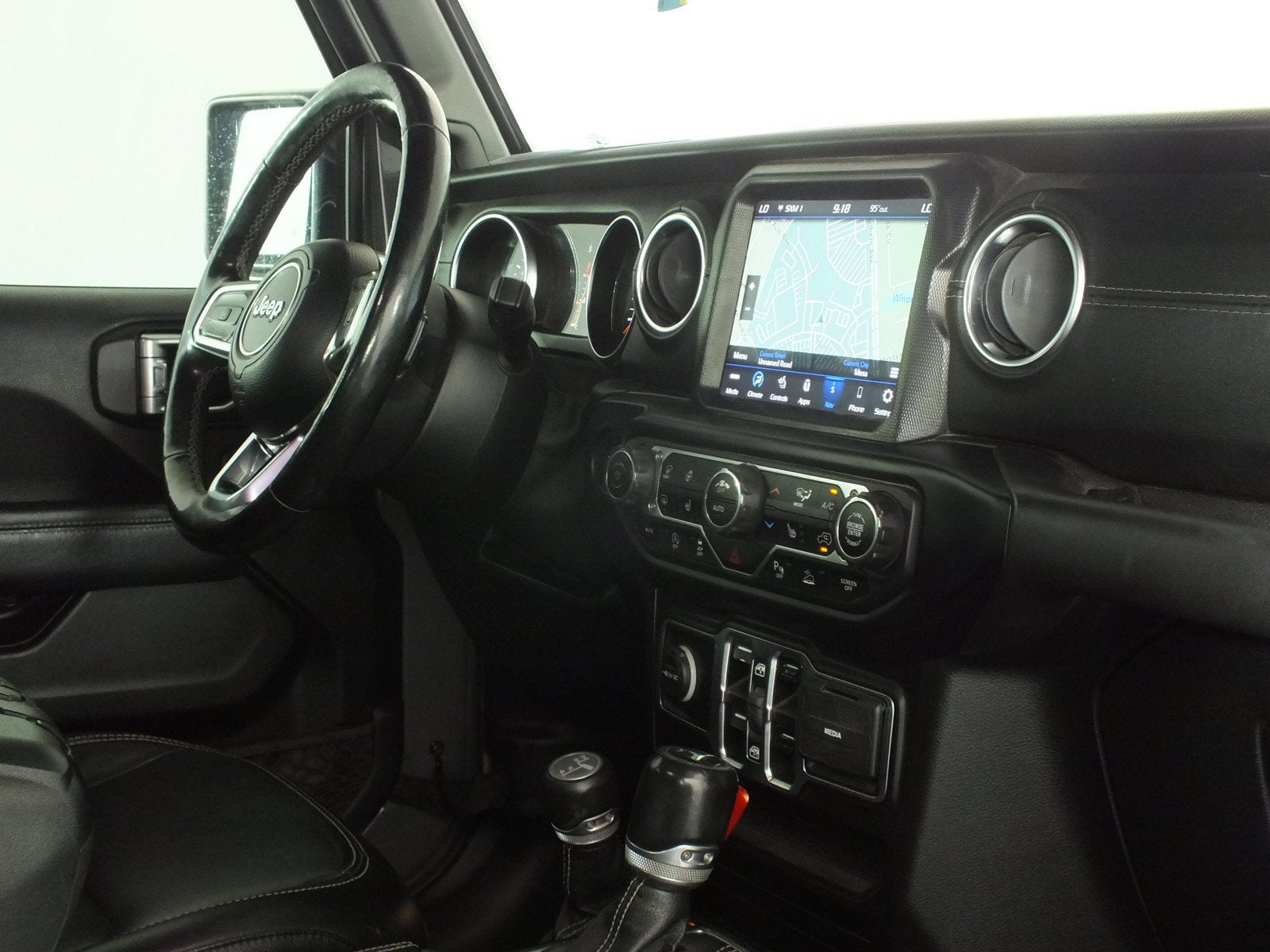 2020 Jeep Gladiator Overland 4WD *LOOKS GREAT!*
