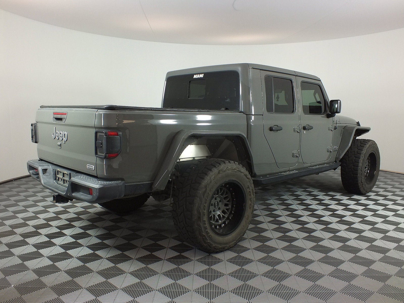 2020 Jeep Gladiator Overland 4WD *LOOKS GREAT!*