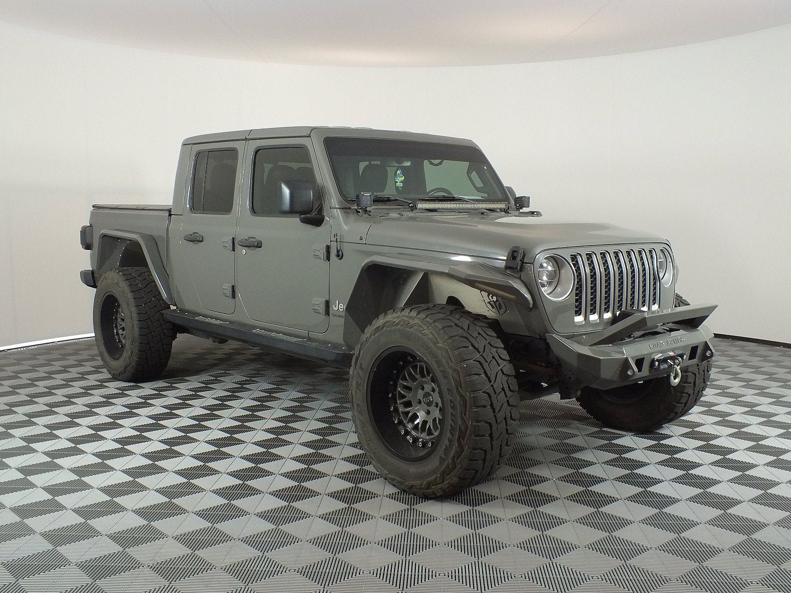 2020 Jeep Gladiator Overland 4WD *LOOKS GREAT!*