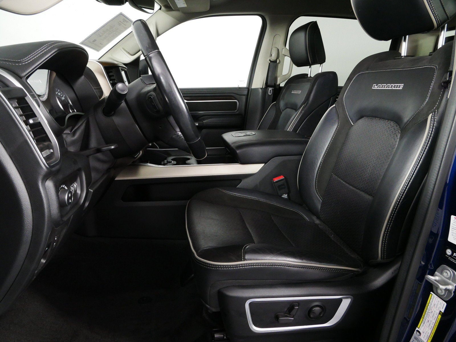 2022 RAM 1500 Laramie 4WD *CLEAN CARFAX*