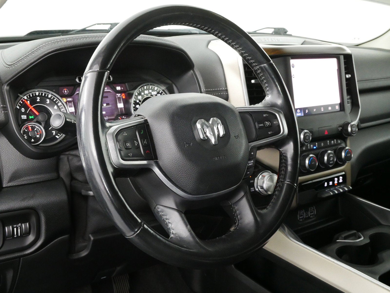 2022 RAM 1500 Laramie 4WD *CLEAN CARFAX*