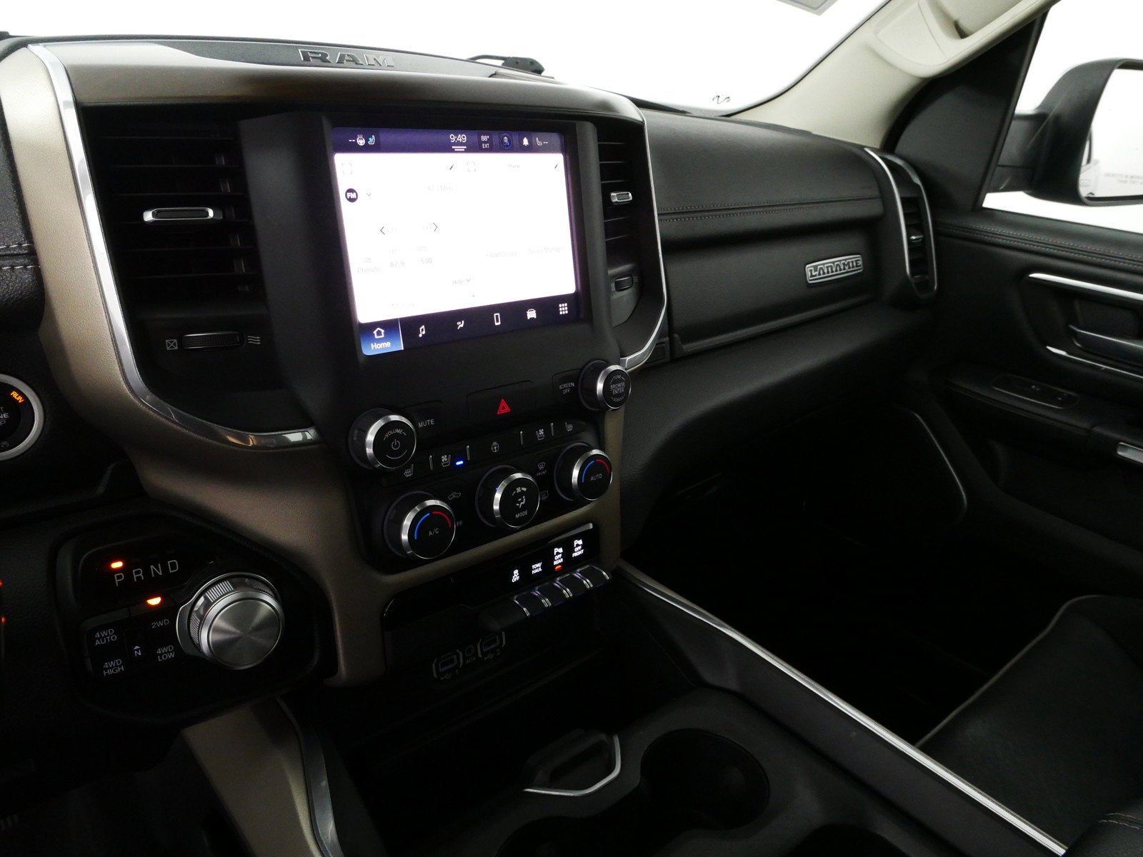 2022 RAM 1500 Laramie 4WD *CLEAN CARFAX*