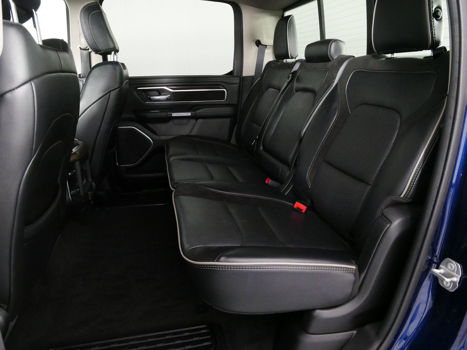 2022 RAM 1500 Laramie 4WD *CLEAN CARFAX*