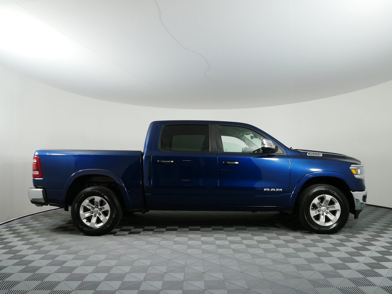 2022 RAM 1500 Laramie 4WD *CLEAN CARFAX*