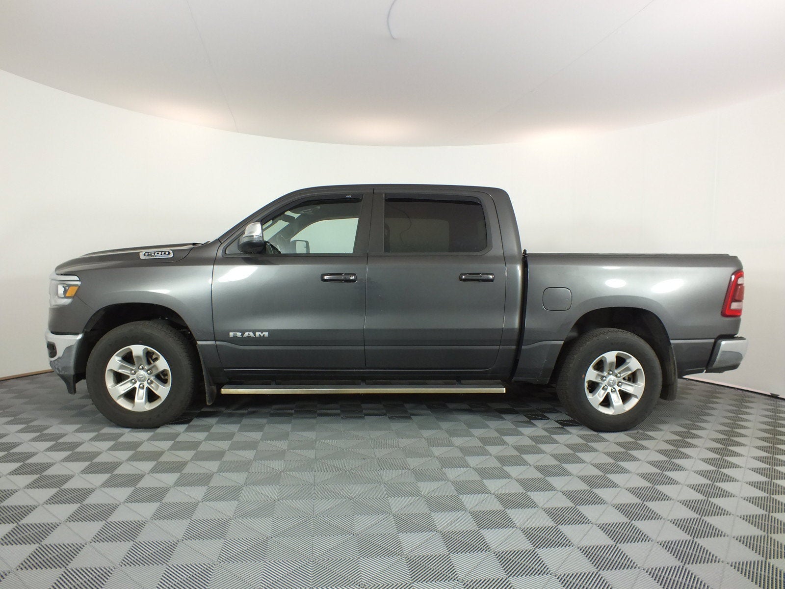 2024 RAM 1500 Laramie 4WD HYBRID *1-OWNER*