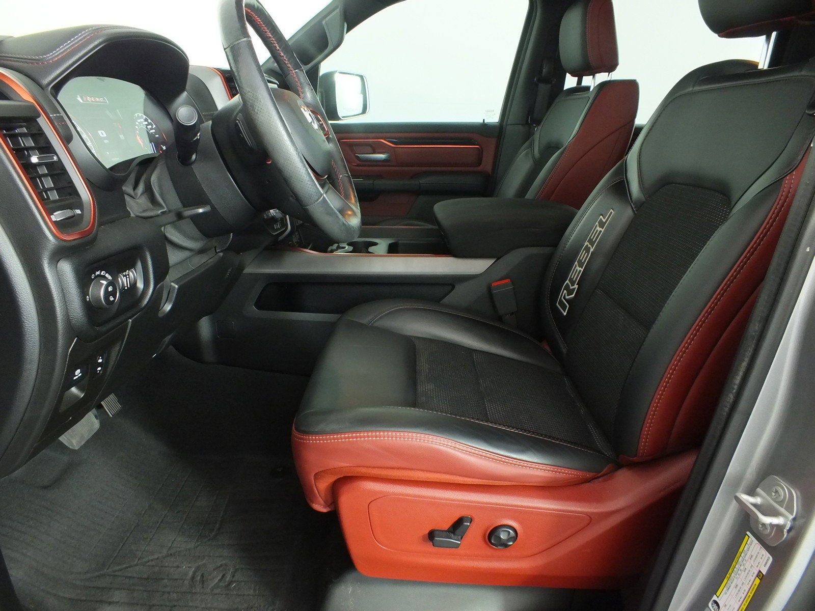 2019 RAM 1500 Rebel 4WD *LOOKS GREAT AND RUNS STRONG!*