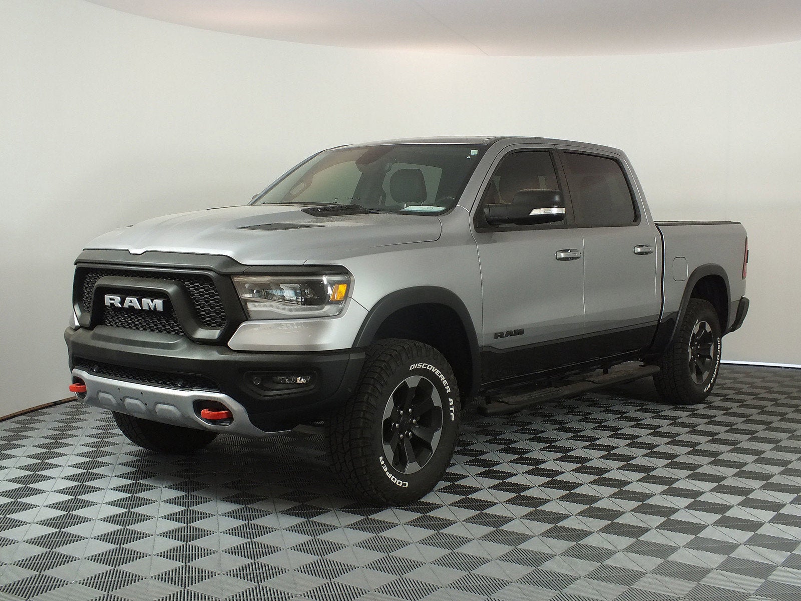 2019 RAM 1500 Rebel 4WD *LOOKS GREAT AND RUNS STRONG!*