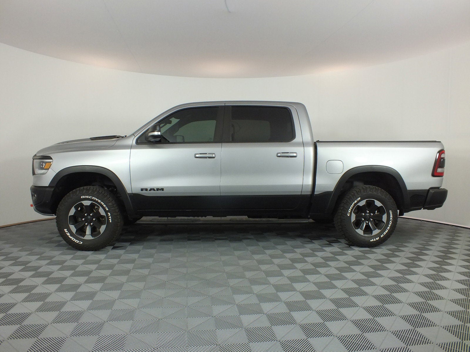 2019 RAM 1500 Rebel 4WD *LOOKS GREAT AND RUNS STRONG!*