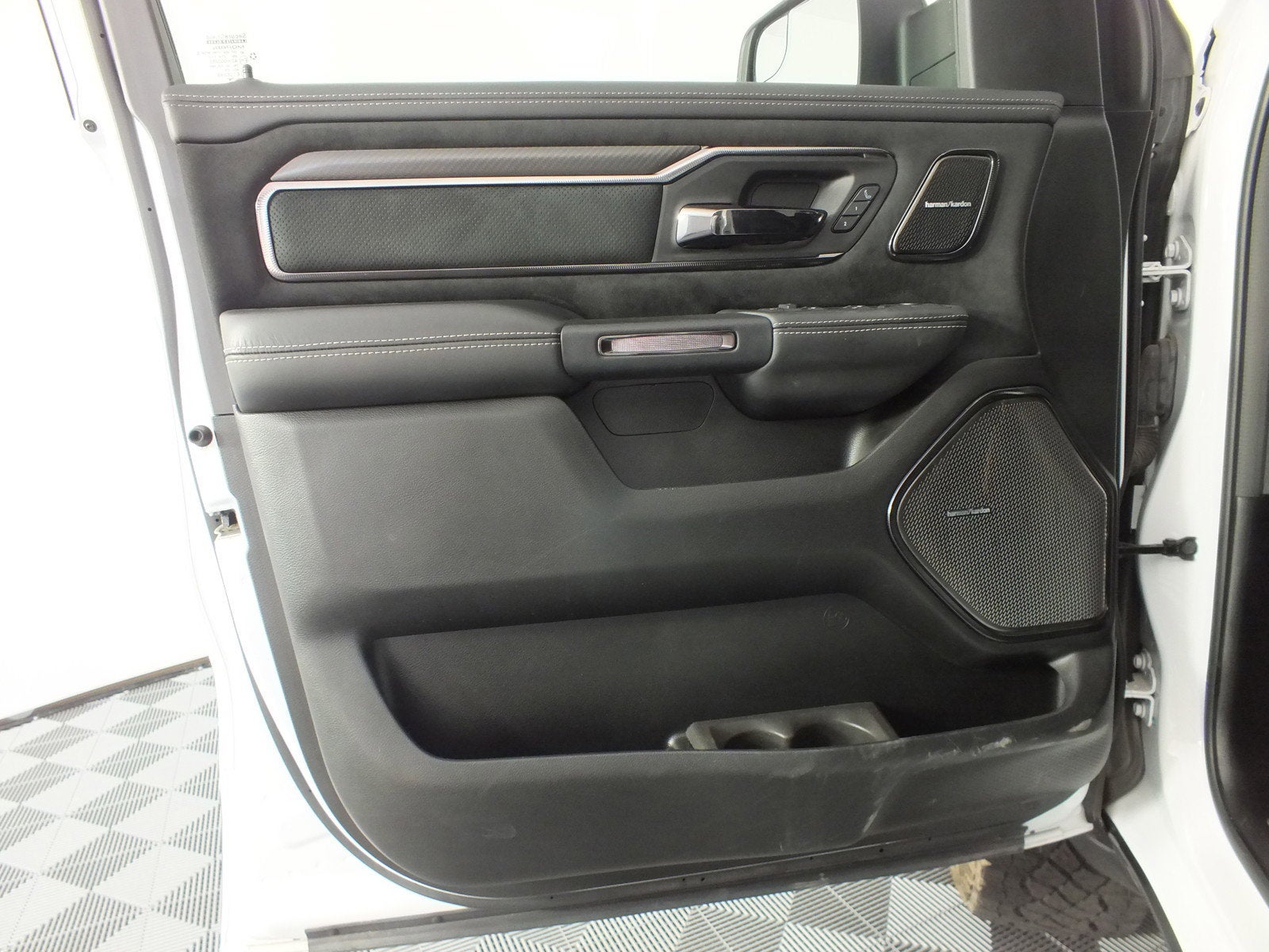 2025 RAM 1500 RHO 4WD *UNDER 20K MILES! CLEAN CARFAX!*