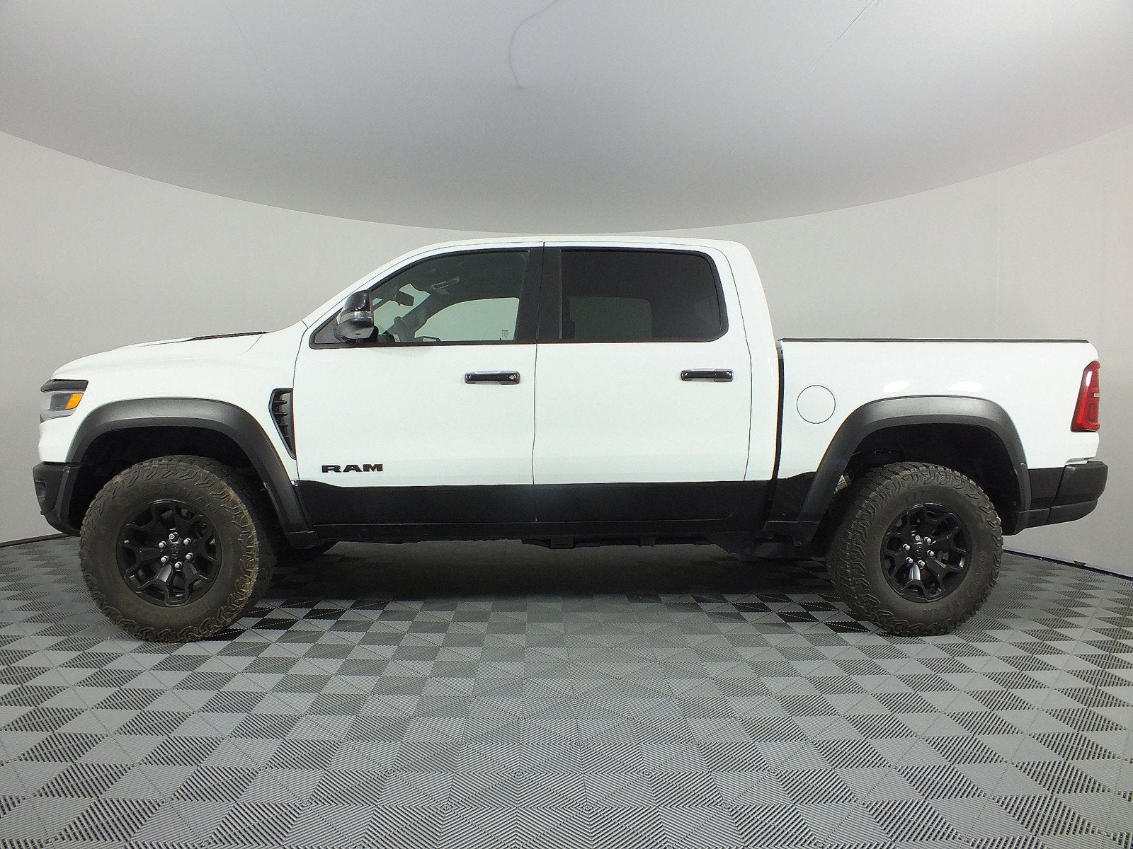 2025 RAM 1500 RHO 4WD *UNDER 20K MILES! CLEAN CARFAX!*