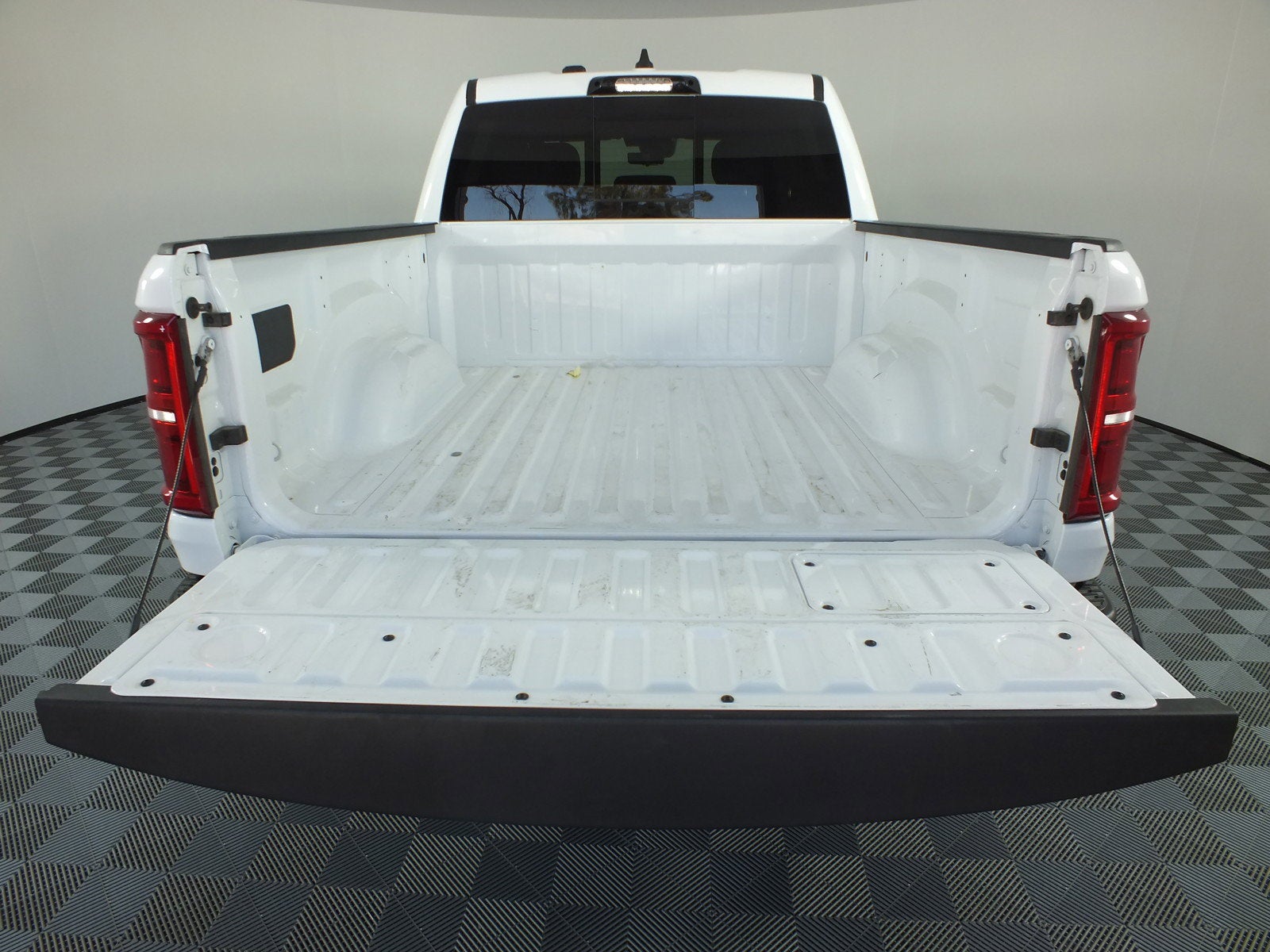 2025 RAM 1500 RHO 4WD *UNDER 20K MILES! CLEAN CARFAX!*