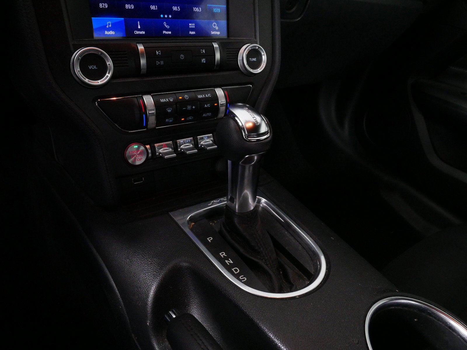 2020 Ford Mustang EcoBoost RWD *1 OWNER, CLEAN CARFAX!*