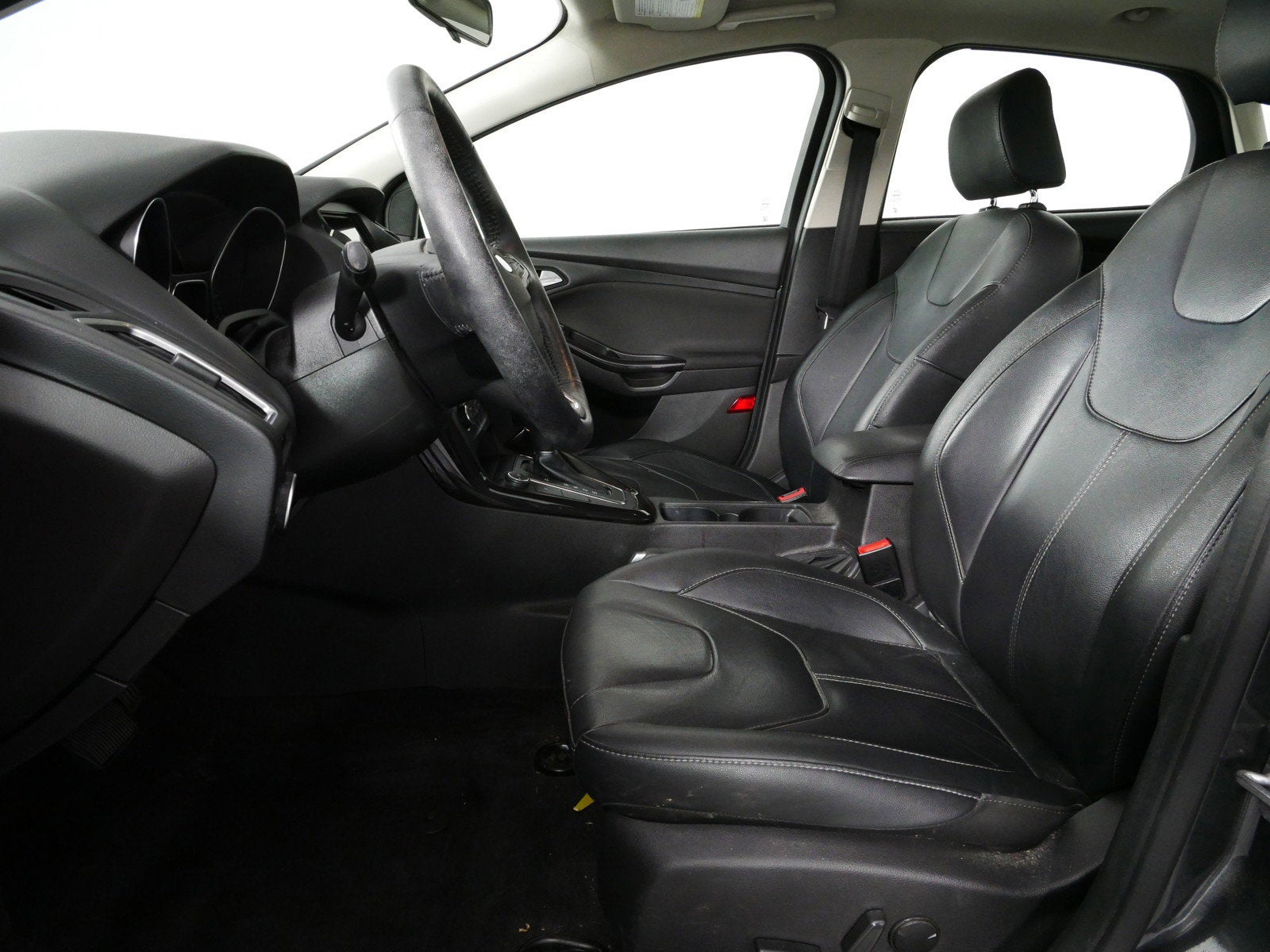 2017 Ford Focus Titanium *1-OWNER, CLEAN CARFAX!*