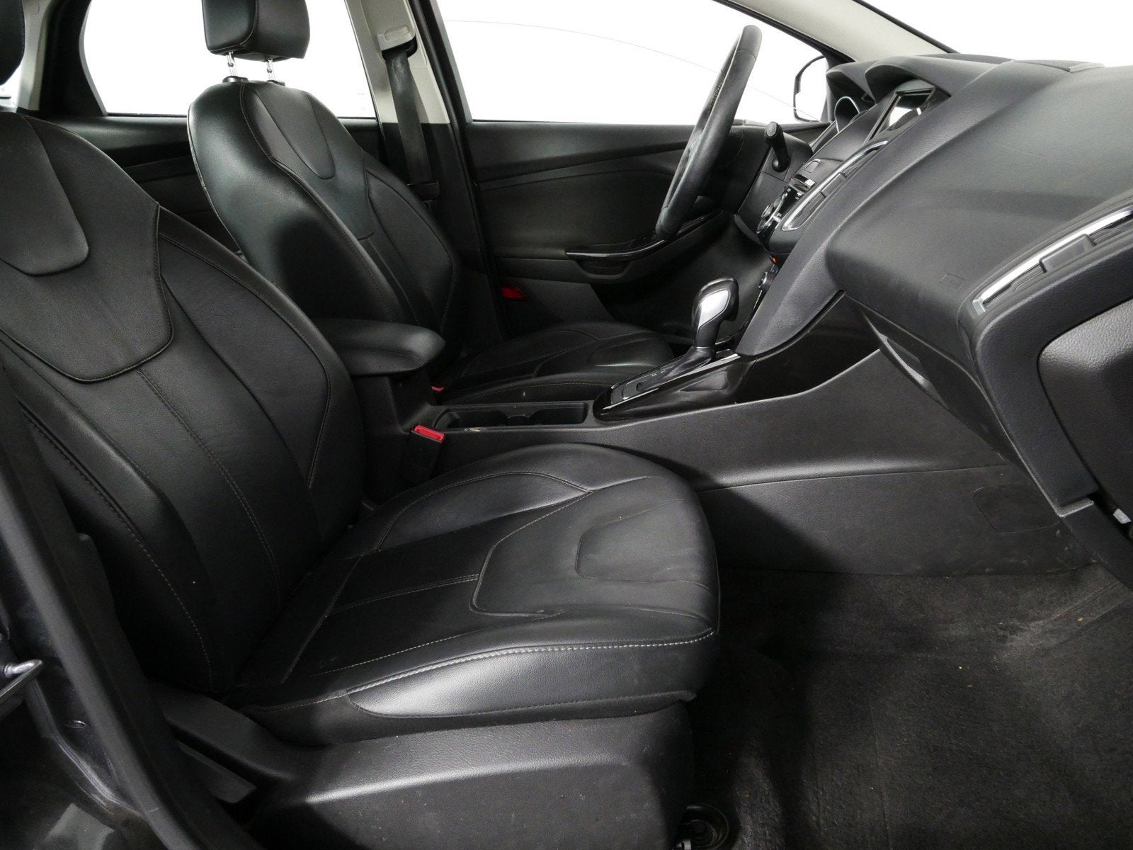 2017 Ford Focus Titanium *1-OWNER, CLEAN CARFAX!*