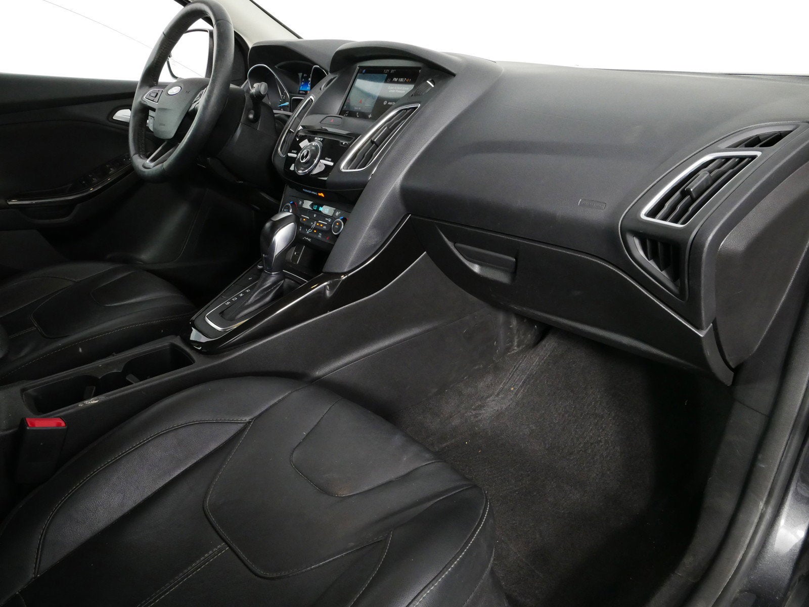 2017 Ford Focus Titanium *1-OWNER, CLEAN CARFAX!*