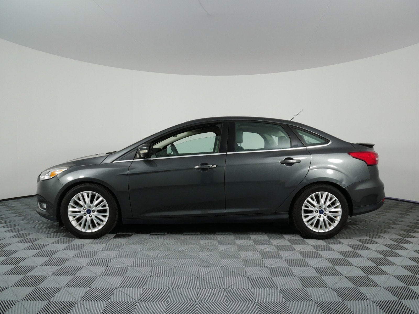 2017 Ford Focus Titanium *1-OWNER, CLEAN CARFAX!*
